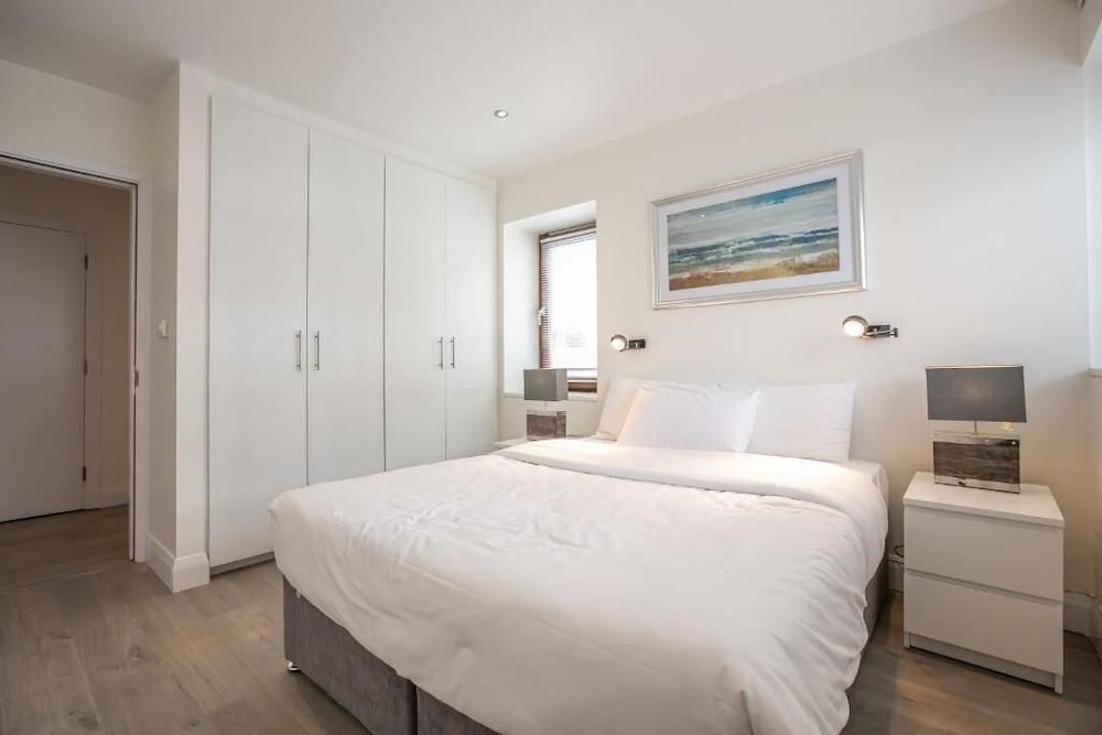 IFSC Townhouse Apartments