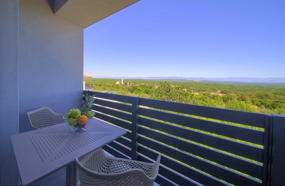 Villa Astrum With Heated Pool Jacuzzi and Sauna
