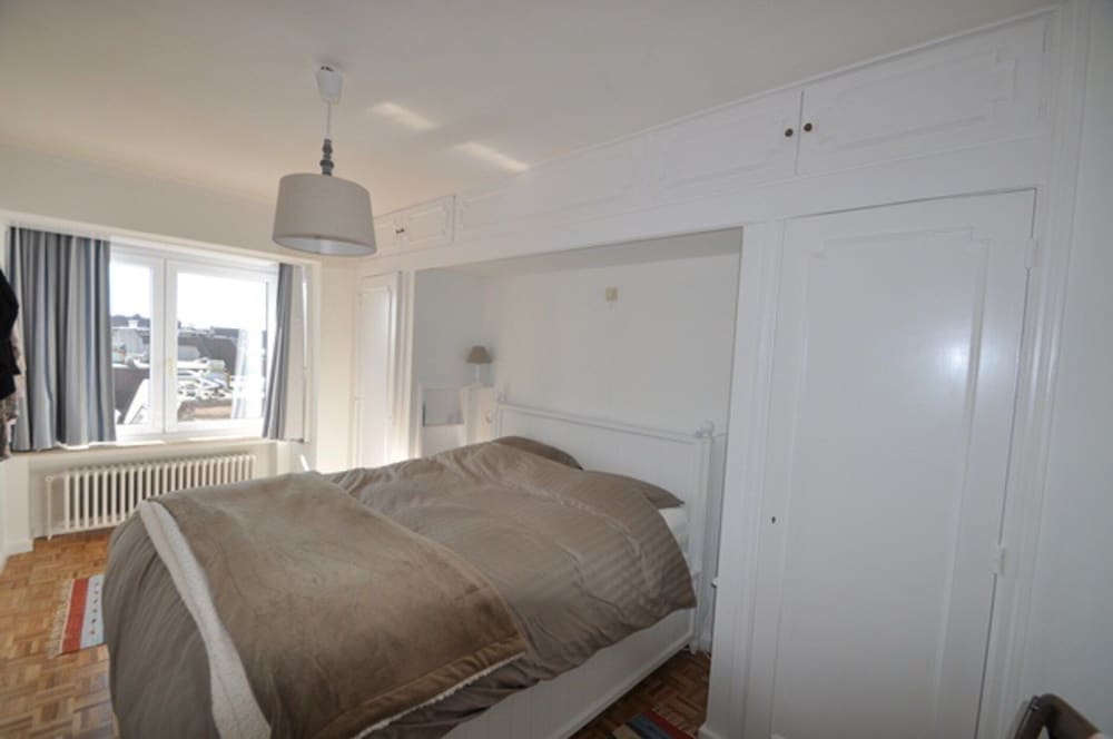 Apartment in Duinbergen With Sea Views