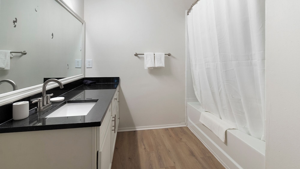 Landing Apartments Jacksonville - Southside
