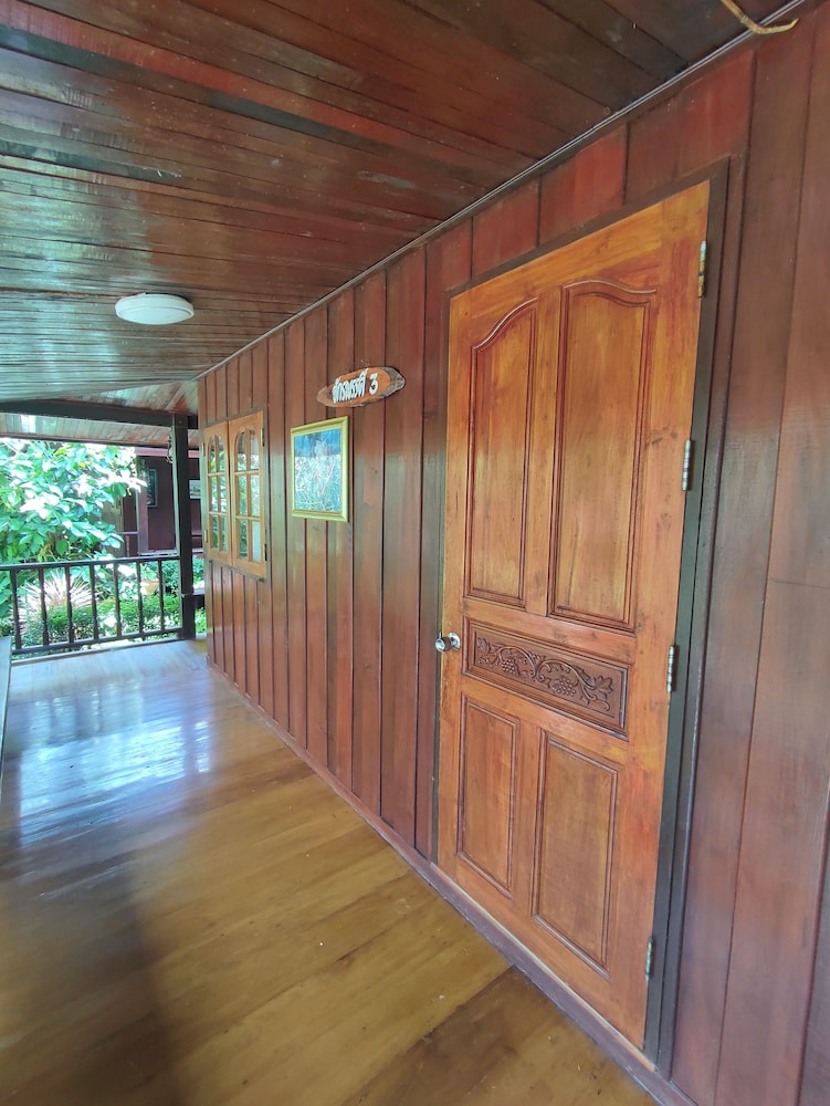 Baansuanlynjee Maeklong Resort