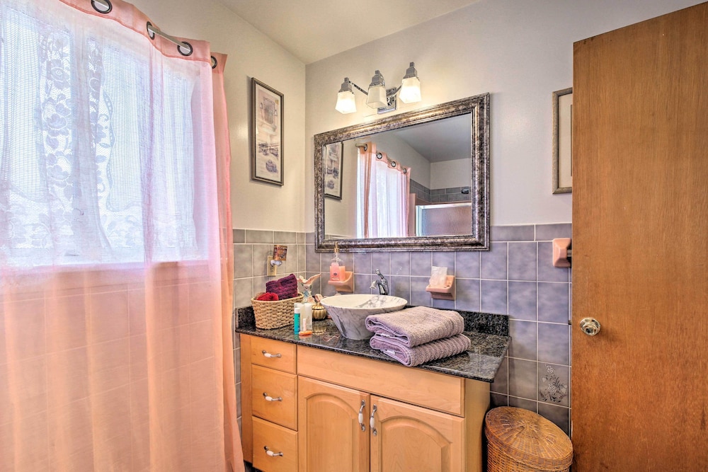 Hopewell Junction Apartment w/ Community Pool - Property Image 15