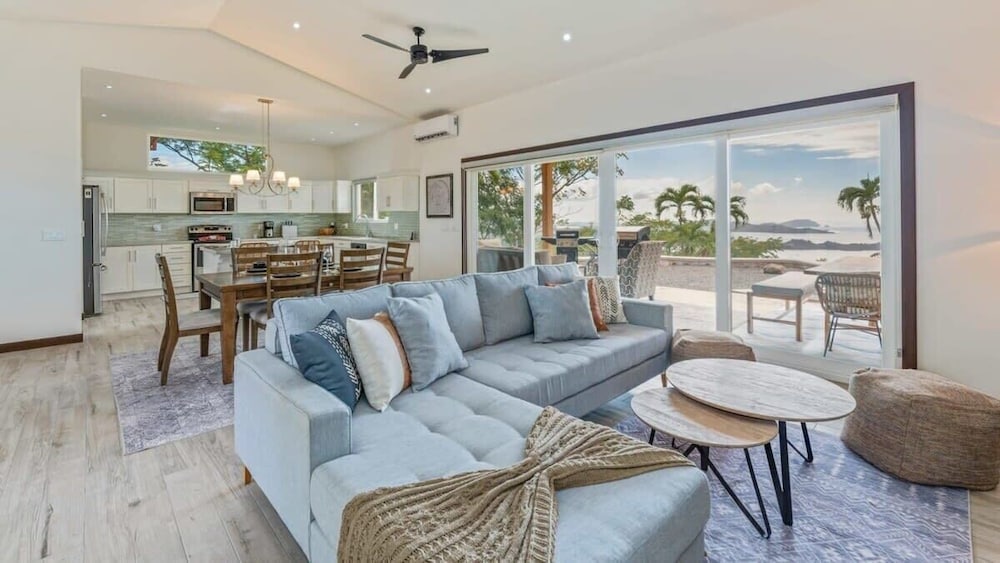 Stunning Mountaintop Property with Stylish Main Home, Private Guesthouse & Infinity Pool