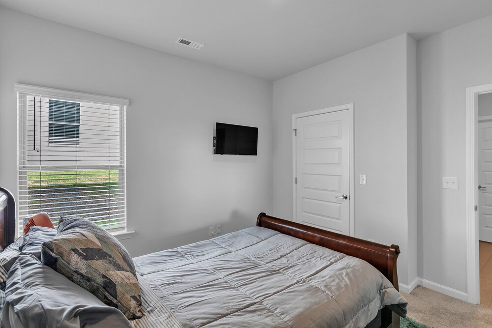 Modern Nest - Huntsville Hideaway 3 Bedroom Home