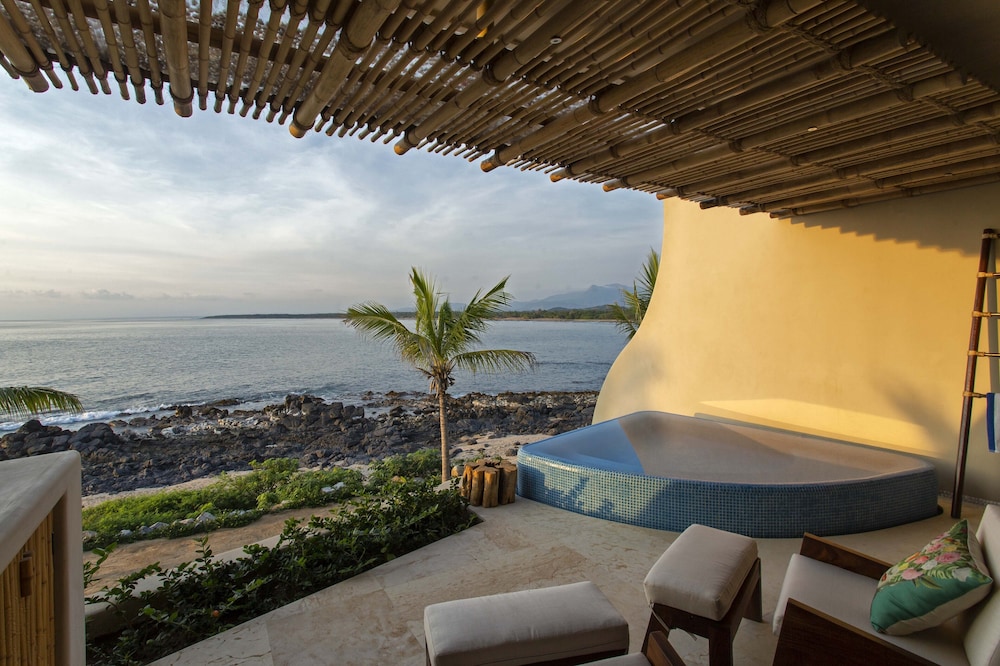 Punta Majahua Condos