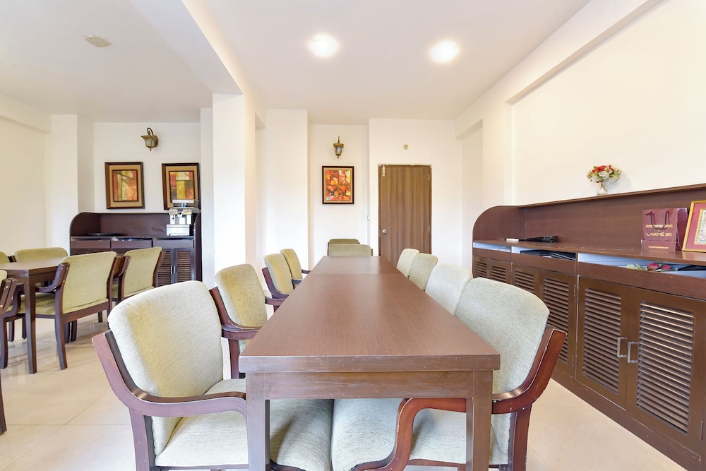 Fabhotel Shikha