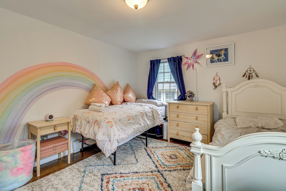Easy Train Access to Nyc! Elegant Family Retreat