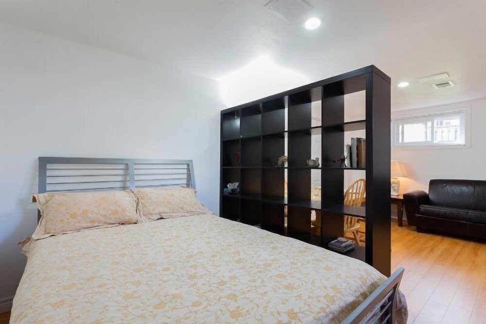 Beautiful Detached 6 Bedroom House