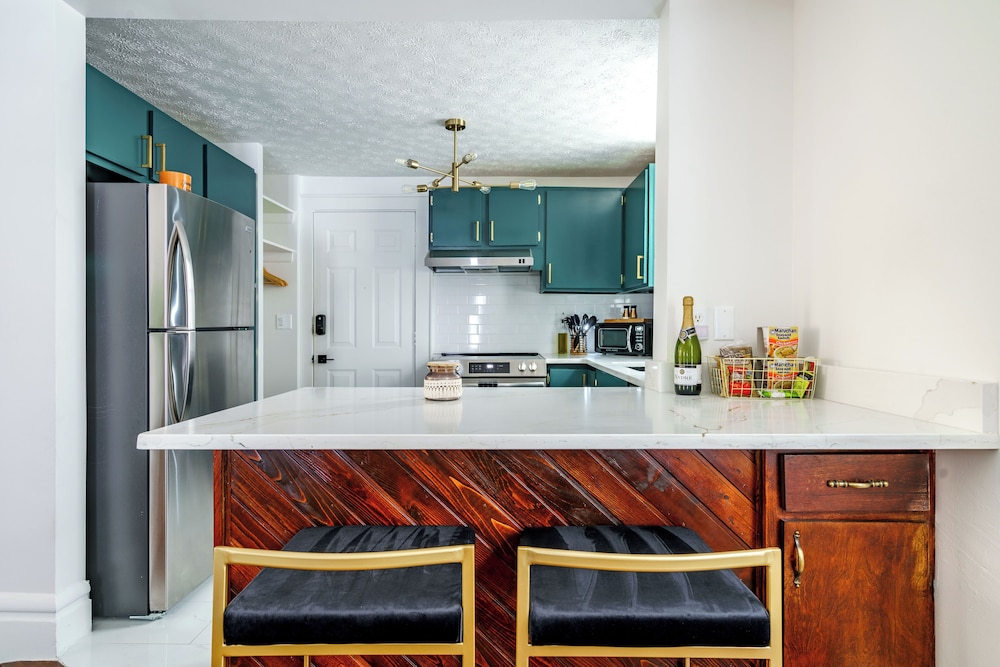 Jungle House Boutique Suites – Short North & Convention Center