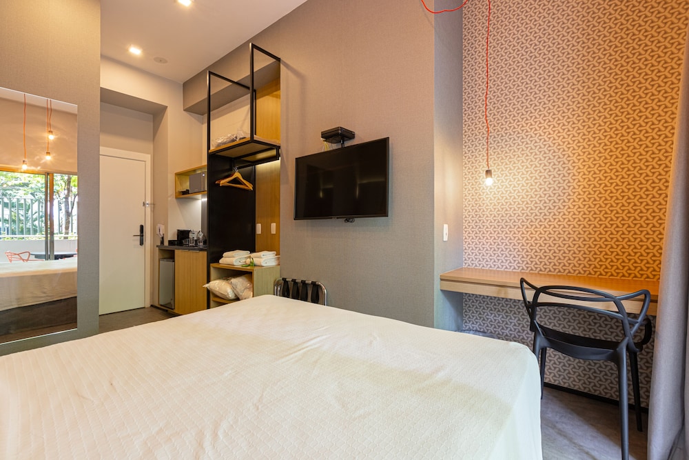 ESD - Studios E-Side By Anora Spaces
