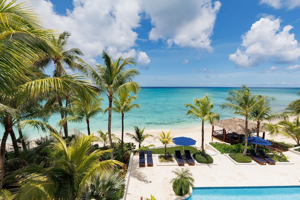 Newly Renovated Notos Cove Villa Property