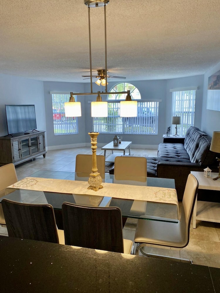 Grand Luxury Condo Apartment Near Disney Universal 2