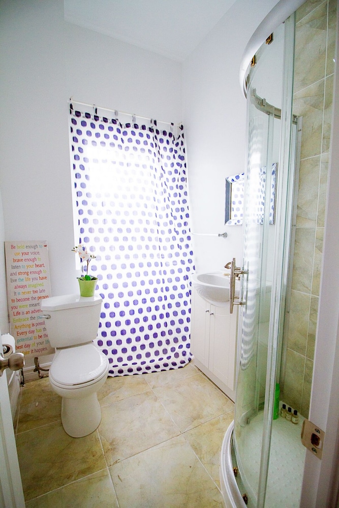 1 Bedroom Apartment near Kensington Market - Unit 4