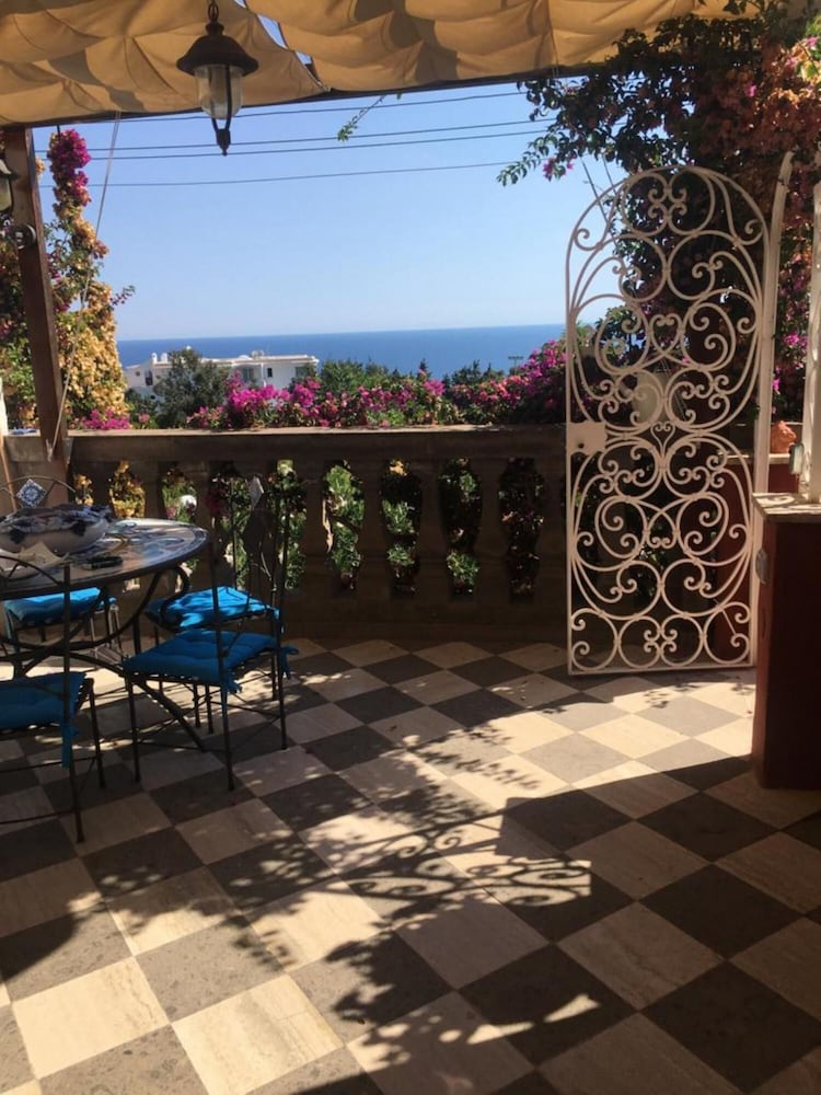 Villetta Andri in Capri view 2