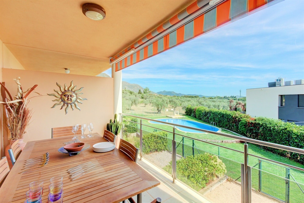Duplex Apartment in Palau-saverdera