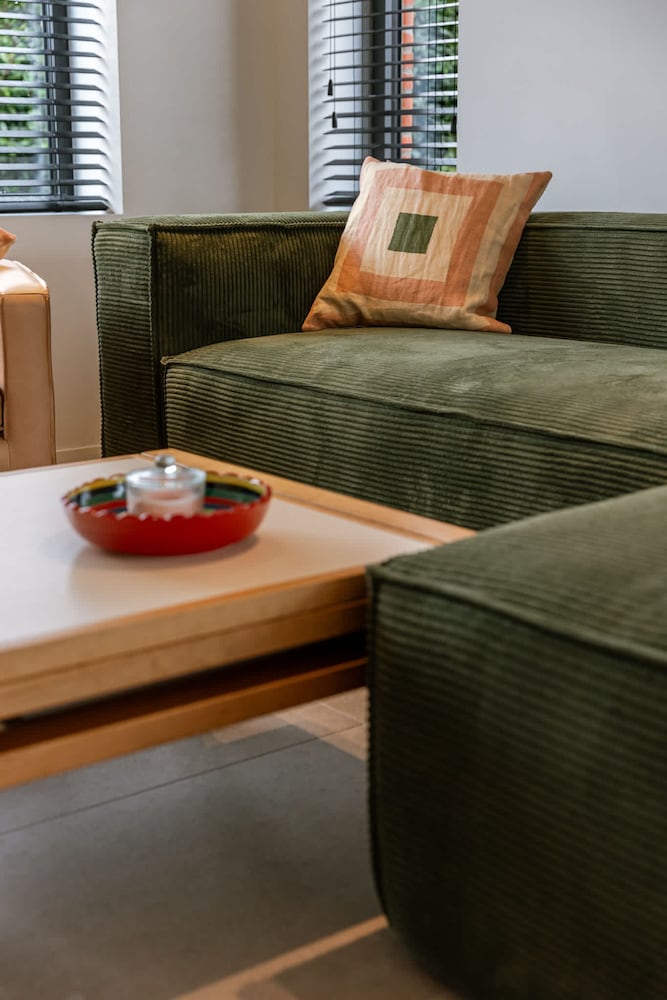 Charming Chic Stay With Garden Views Parking