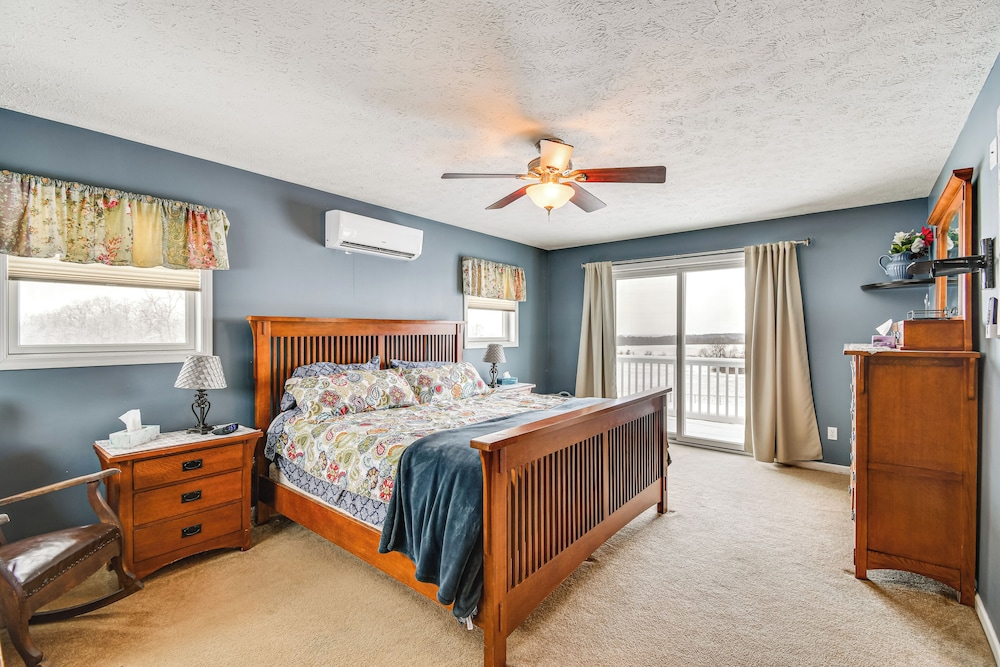 The Gathering Place: Rushville Home w/ Hot Tub