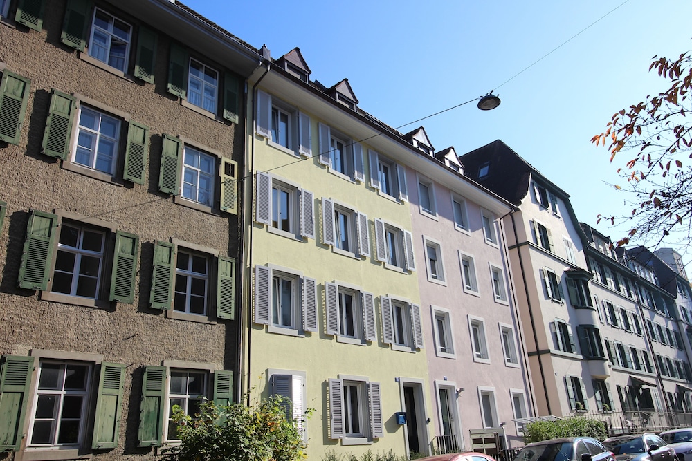 Hotel Swiss Star Eptingerstrasse - Image 1
