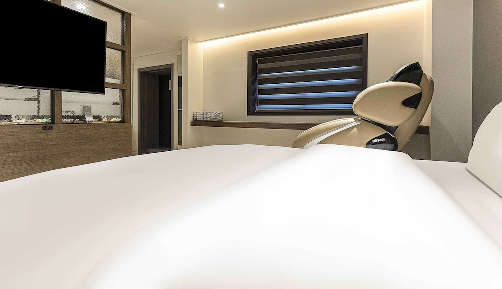 Hotel A