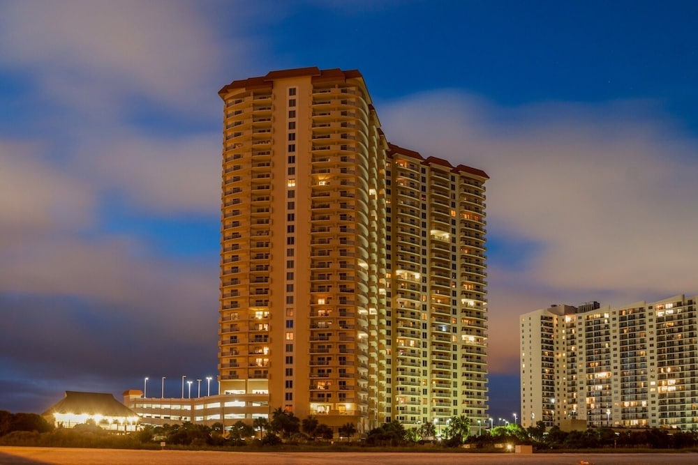 Margate Tower 2401 4br 3 Ba Direct Oceanfront 4 Bedroom Condo by RedAwning