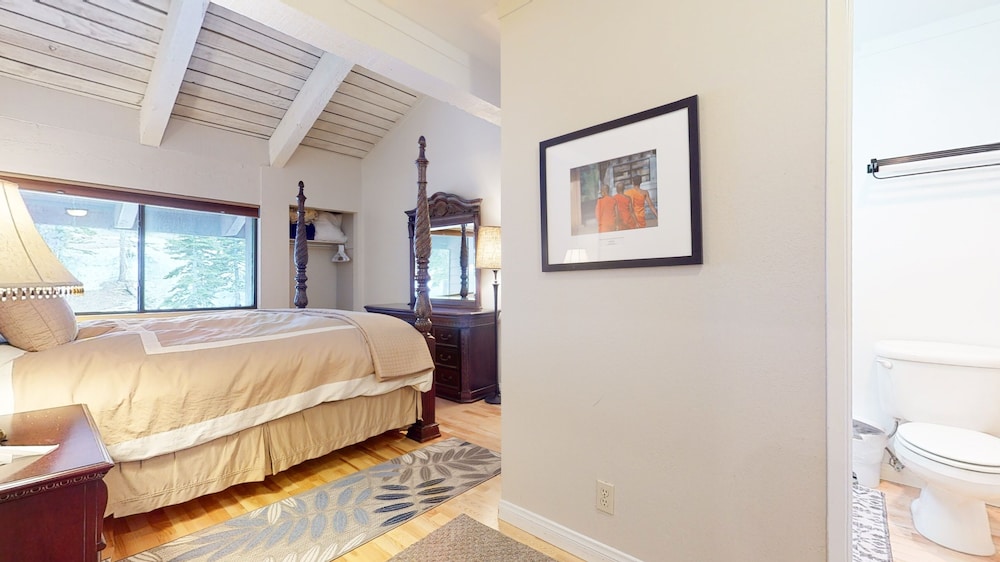 Mammoth Ski And Racquet #80 3 Bedroom Condo by RedAwning view 2