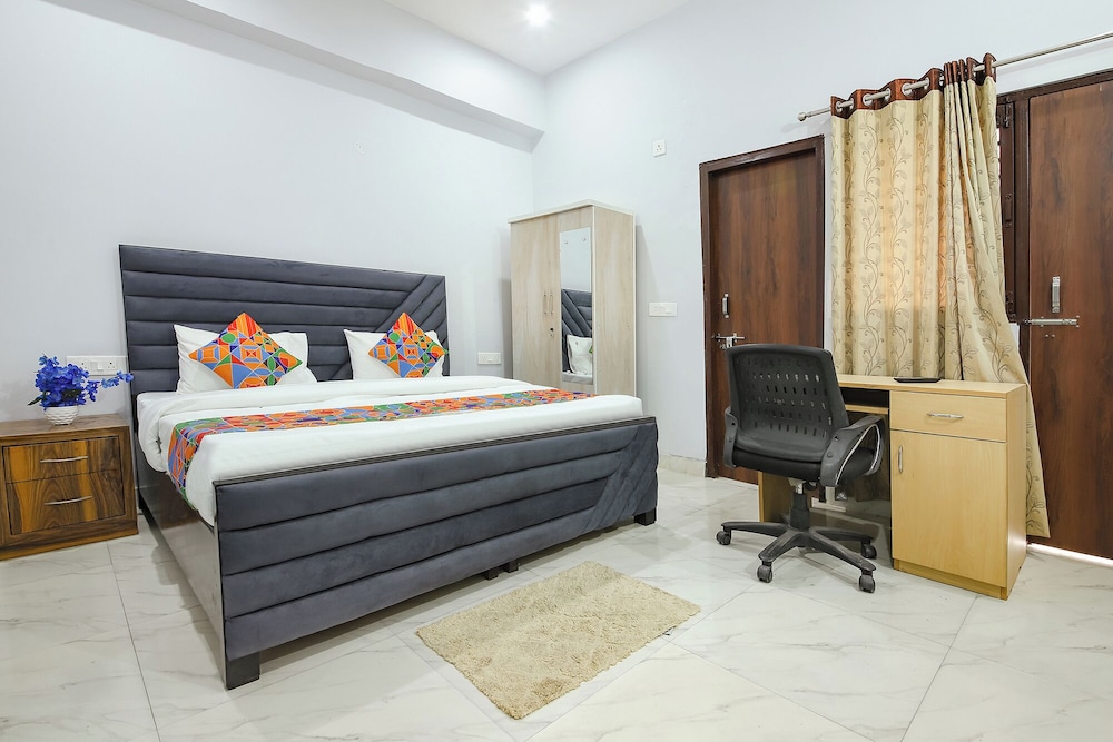 Fabhotel City Charm