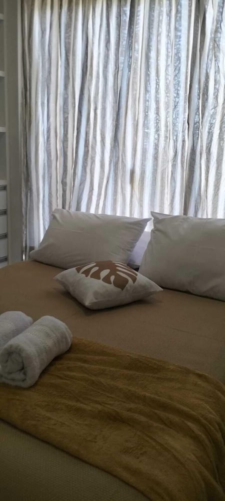 Sobrado 1 Suite 2 quartos AC 1km Shop JL