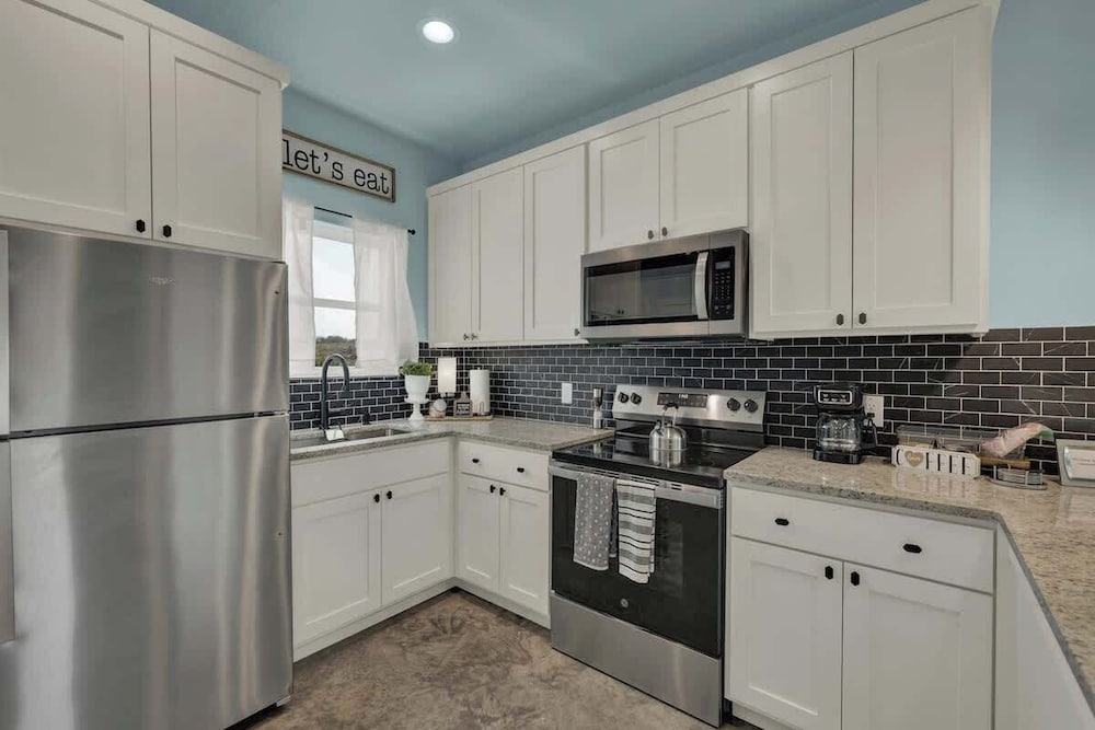 Modern Casita With Hot Tub Six Minutes From Main Street