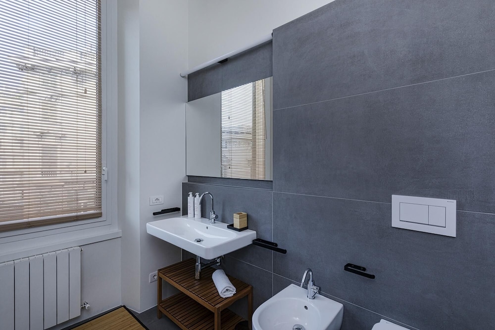 Genoa Vacations - Cairoli Stylish Apartment by Wonderful Italy - Property Image 16
