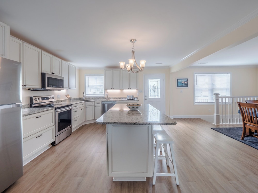 Bear's Den by Topsail Realty