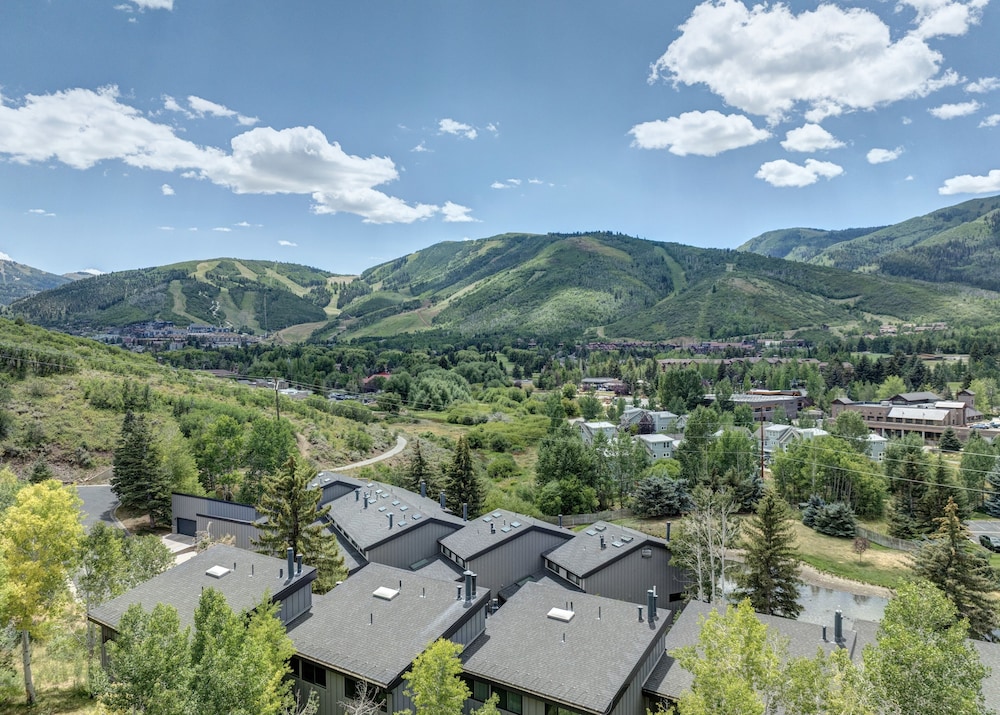 Nine Peaks 4 Bedroom Home