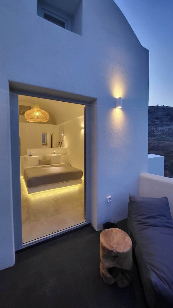MAEVA Santorini Suites