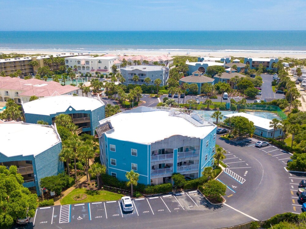 Ocean Gate - I301, Garden View, 2BR/2BTH, 3 Pools, Wifi Apartment 2 view 4