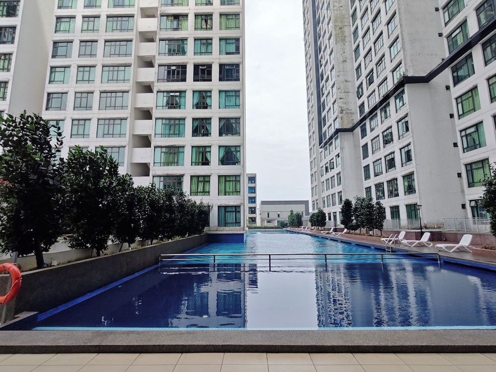 Kempas Dsummit Residences by Antlerzone