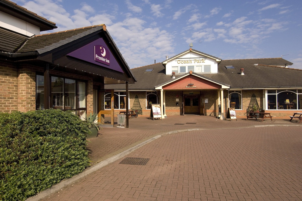 Premier Inn Cardiff City South — photo 15