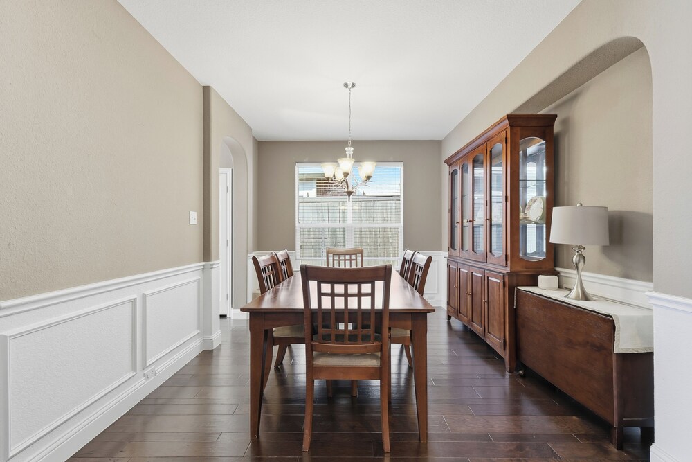 Spacious Cozy 4B Home in Frisco