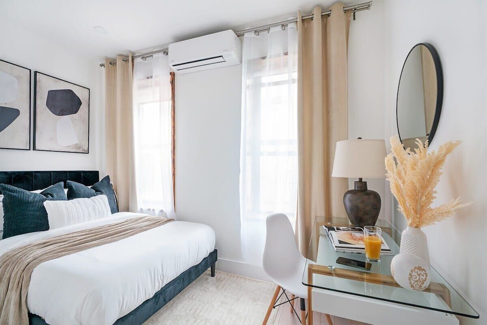 48 Midtown West Apt