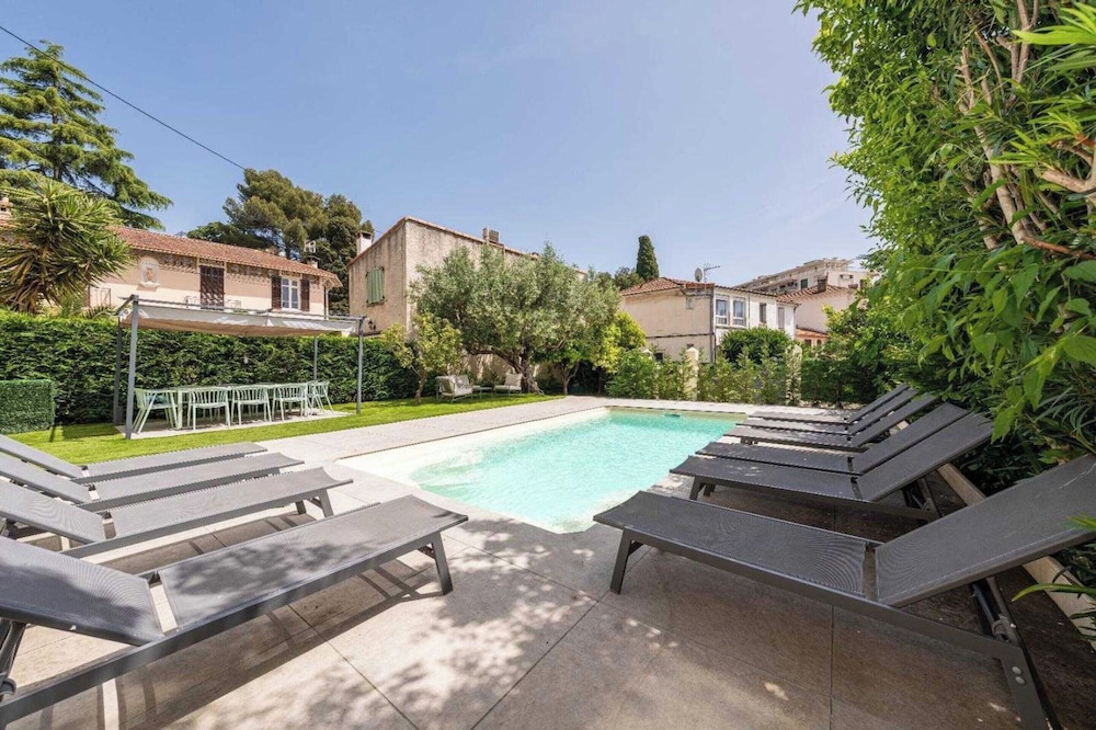 Superb Villa With Swimming Pool & Wellness Area
