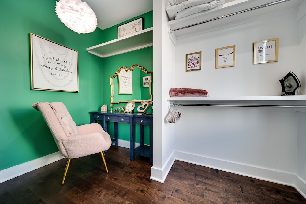 Nashville Vibes 4 Bedroom Townhouse
