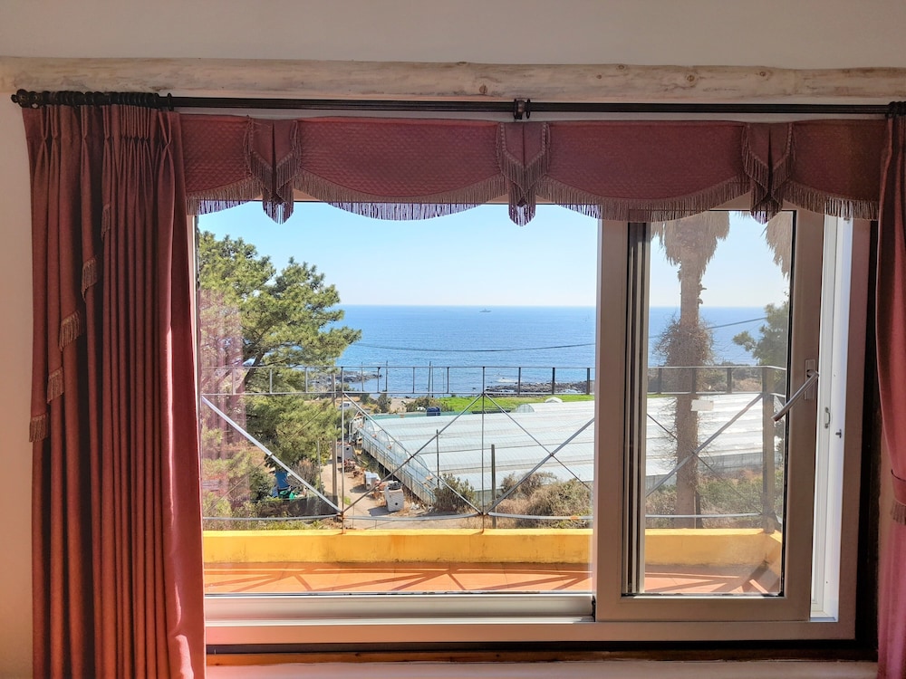 Lime Orange Vill Pension