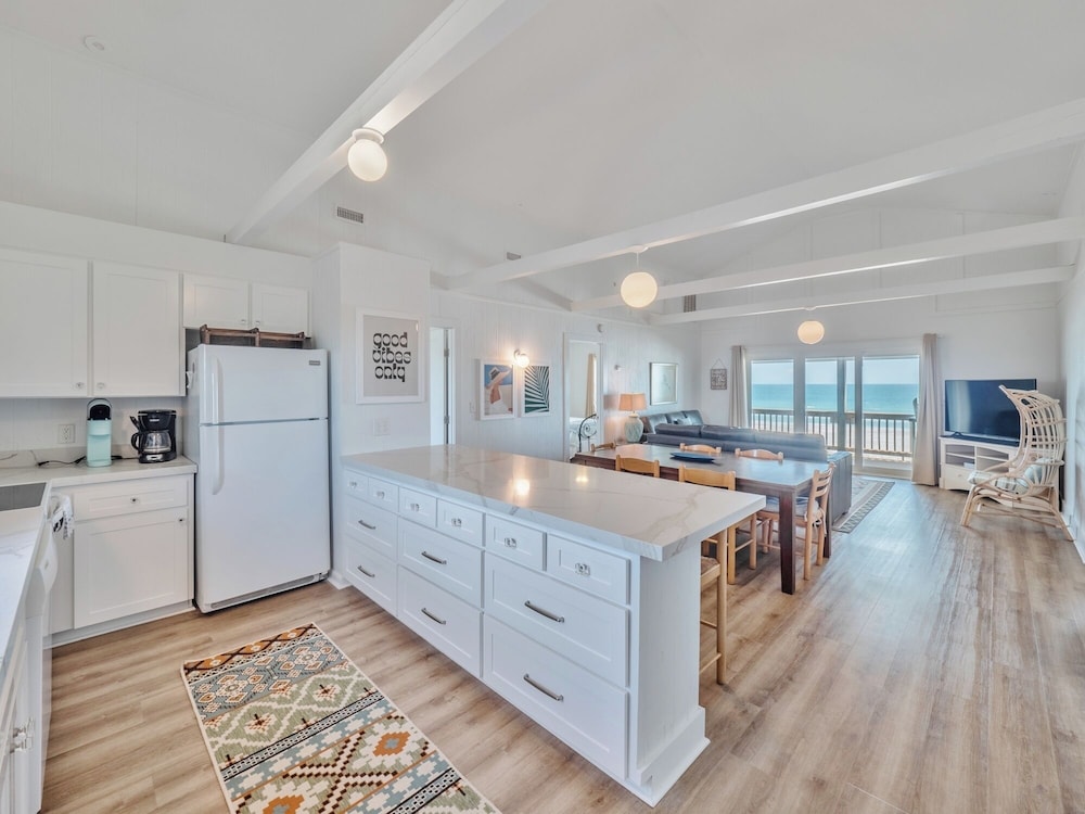 Walking on Sunshine by Topsail Realty
