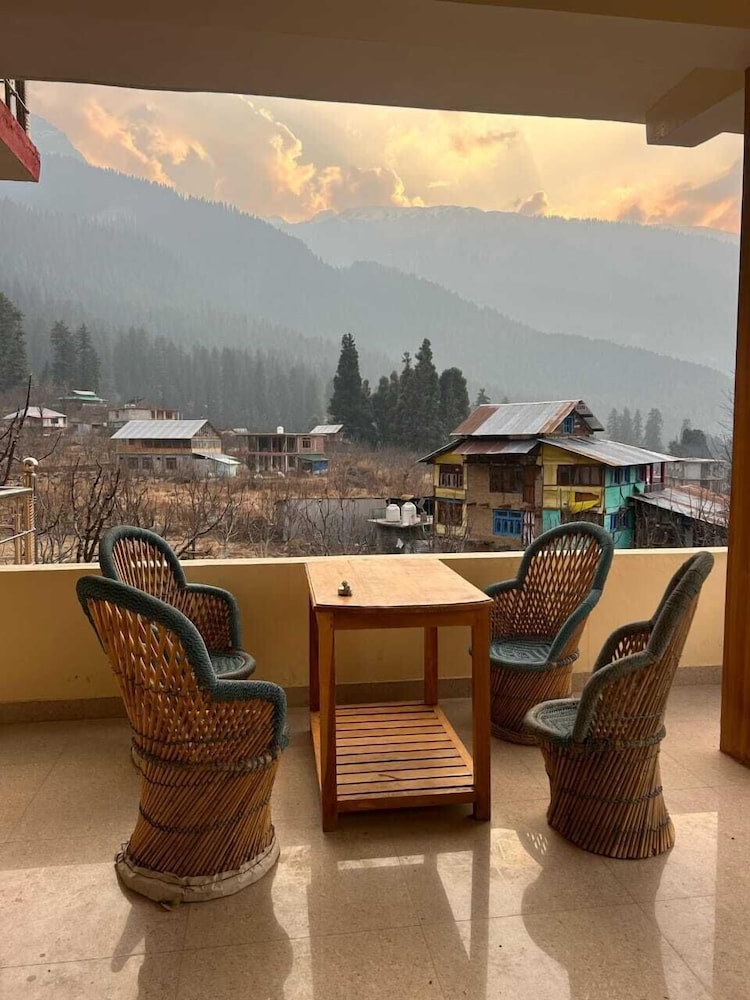 New Brahma Guesthouse