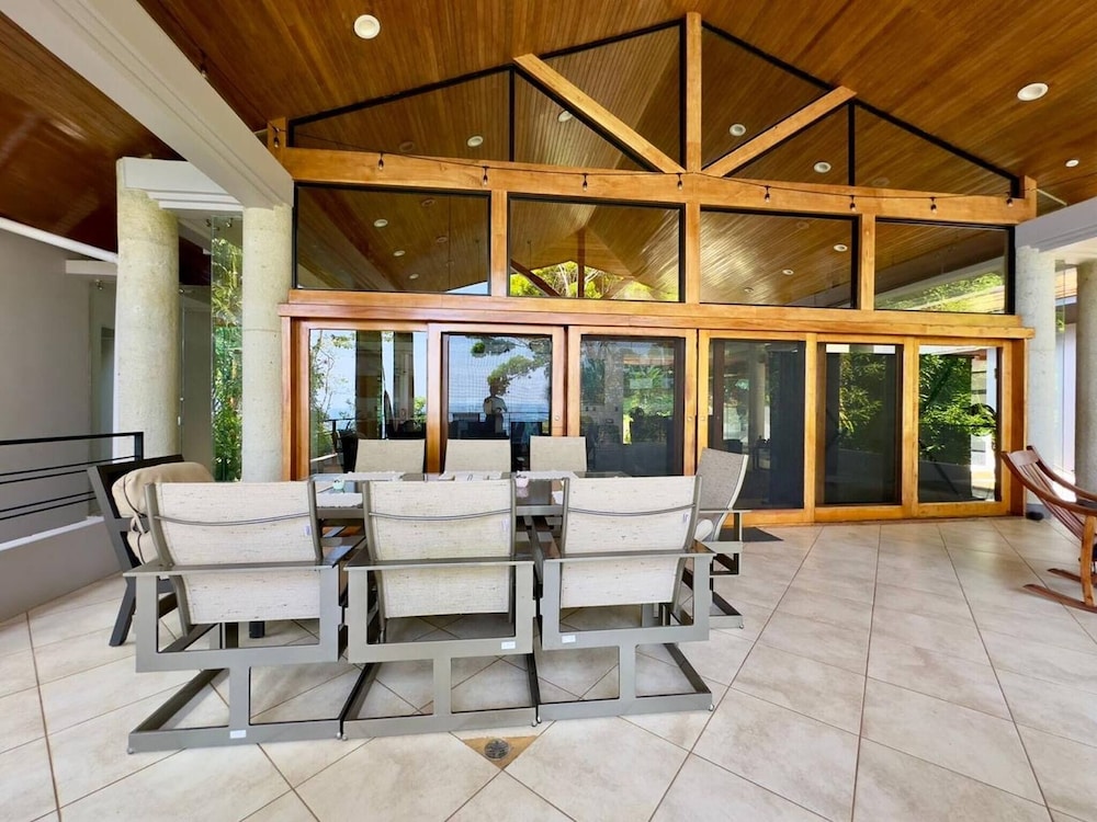 Luxurious Rainforest Retreat in Drake Bay, Osa, Costa Rica