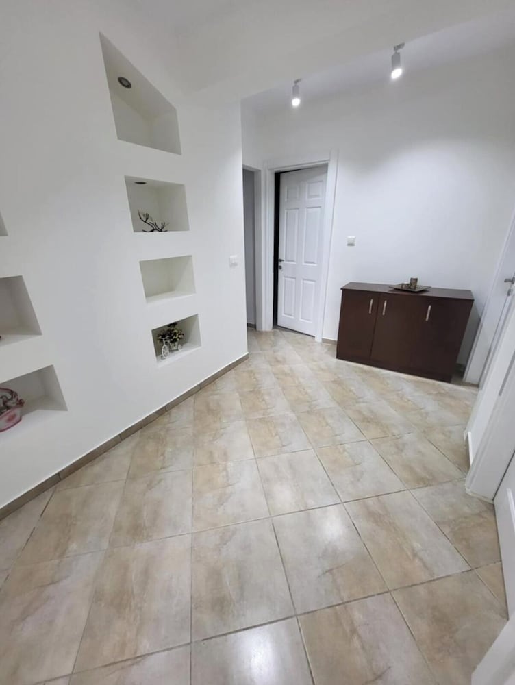 Lakeside View Apartment photo 2