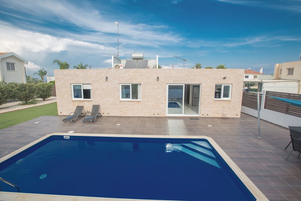 Protaras Holiday Villa Gd42 view 4