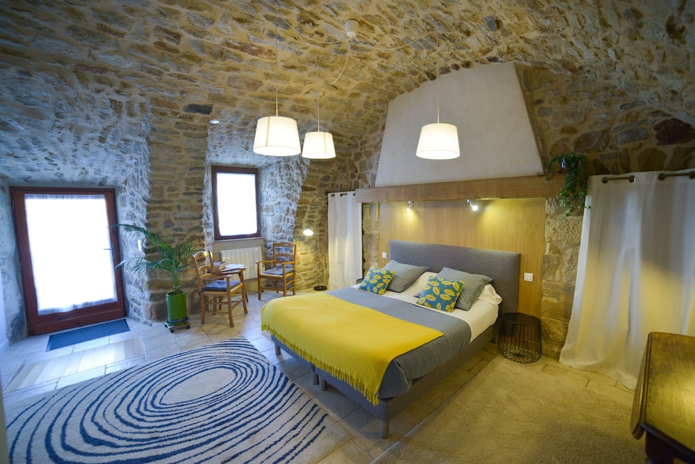 Les Caselles view 4