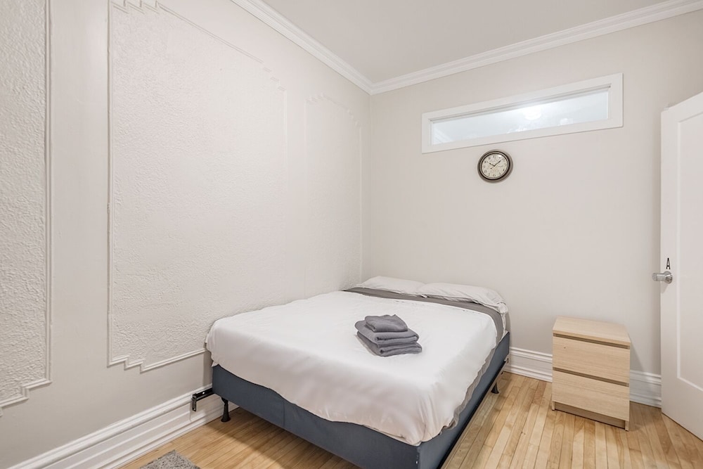 Cozy Private BR in the heart of Plateau - Image 5