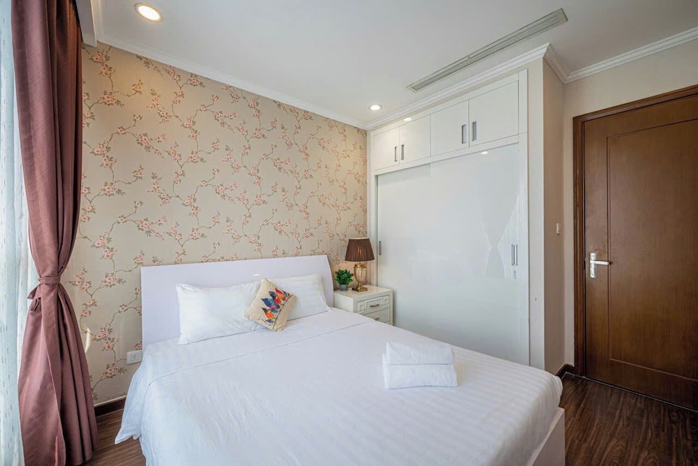 Apartment Landmark 81 by Urban Home