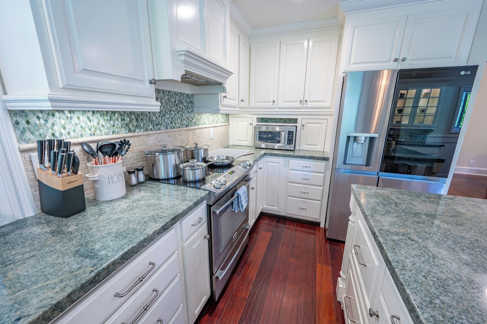 Luxury living with Spa &Pool near Disney