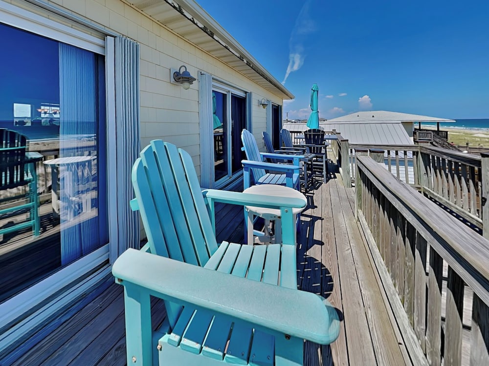 Piccolo Paradiso by Topsail Realty